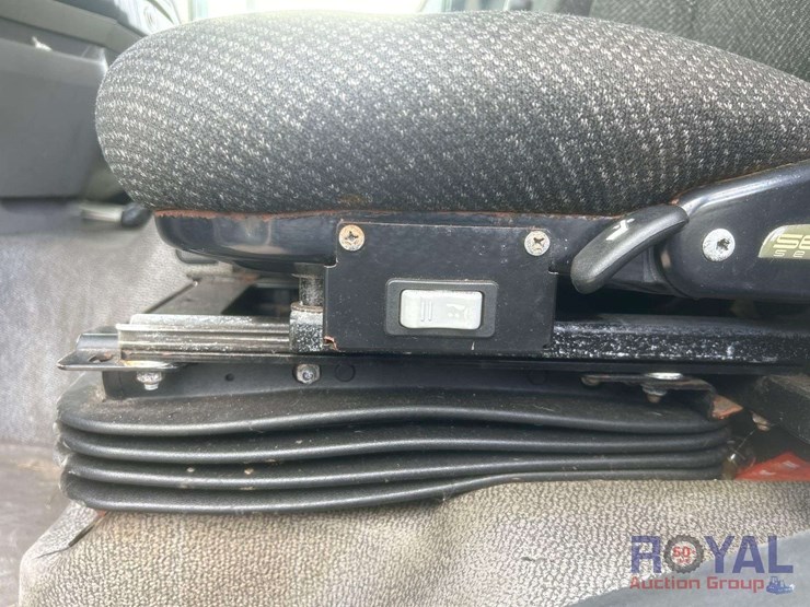 2016-kenworth-k270-image-17
