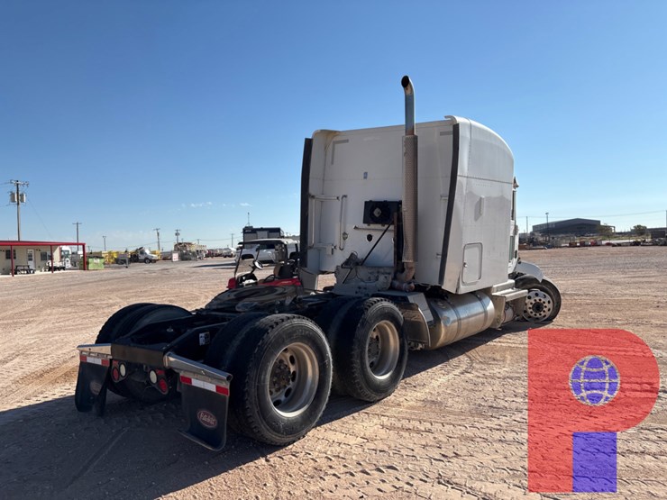 2013-peterbilt-386-image-3