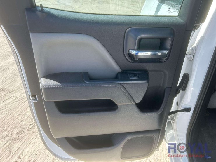2015-chevrolet-silverado-image-24