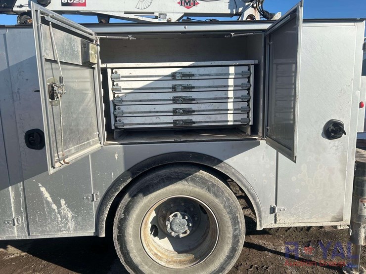 2012-peterbilt-337-image-16