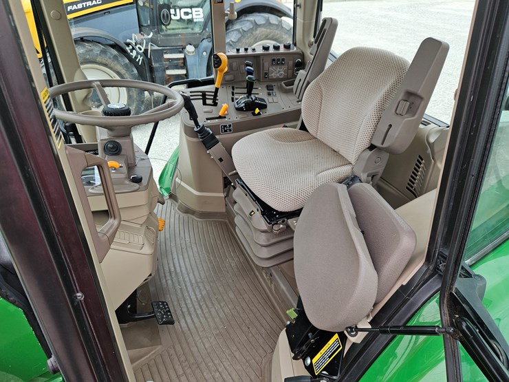2017-john-deere-6130m-image-17