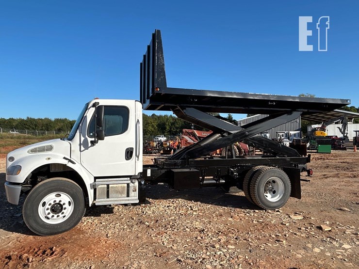 2018-freightliner-business-class-m2-106-image-30
