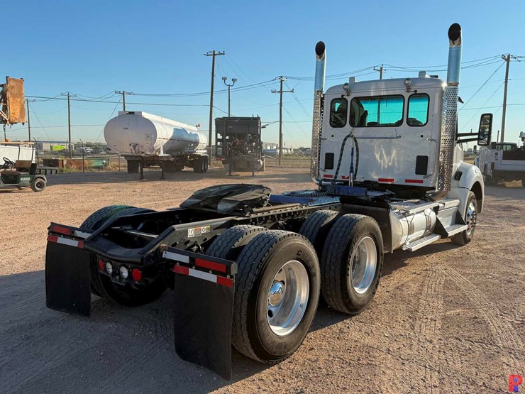 2024-kenworth-t880-image-5