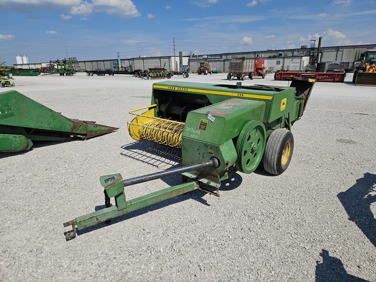john-deere-336-image-8
