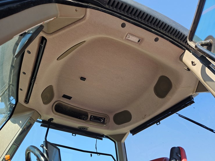 2019-case-ih-magnum-310-image-6