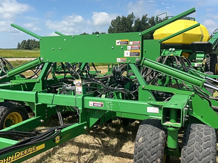 john-deere-1890-image-29