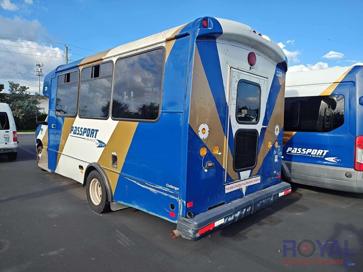 2017-ford-e450-image-4