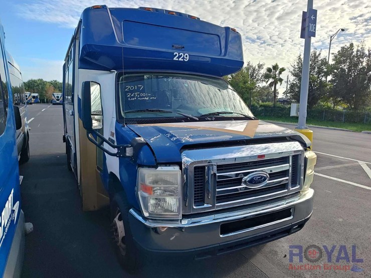 2017-ford-e450-image-2