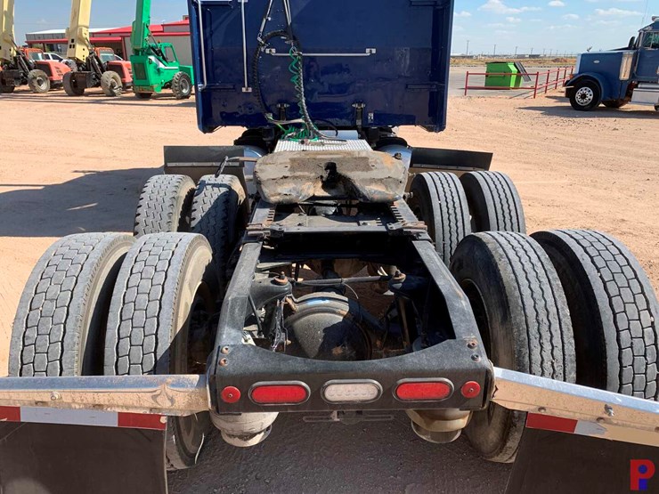 2019-peterbilt-389-image-4