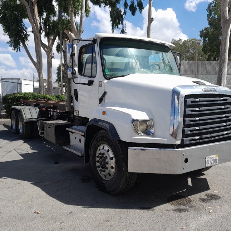 2014 FREIGHTLINER 114SD