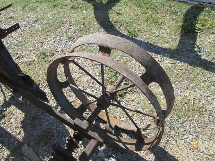 #29515-•-ford-2-row-planter-image-6