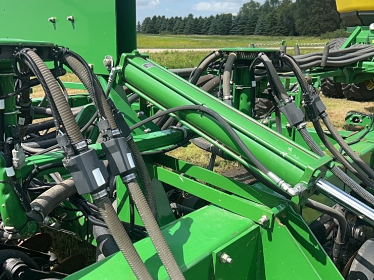john-deere-1890-image-39