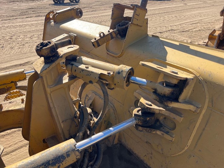 2015-caterpillar-d5k2-lgp-image-19