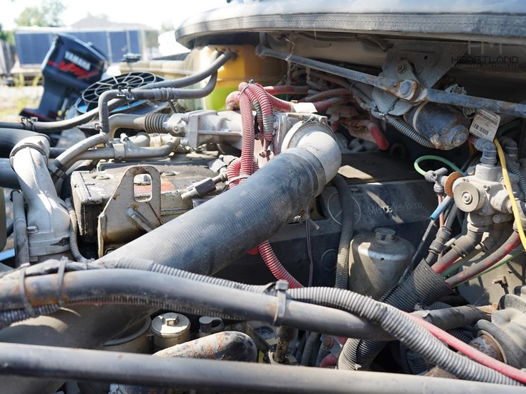 2007-freightliner-business-class-m2-106-image-24