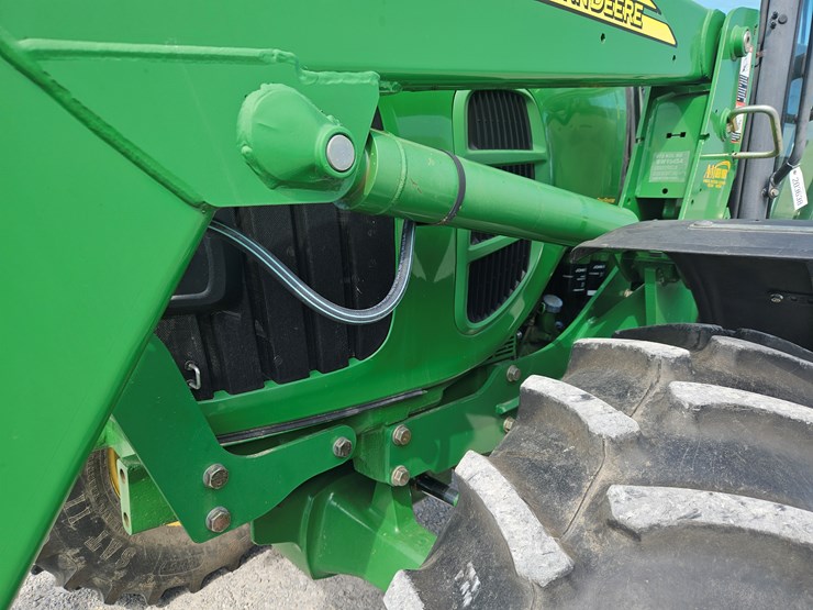 2010-john-deere-6115d-image-7