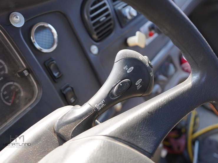 2007-freightliner-business-class-m2-106-image-5