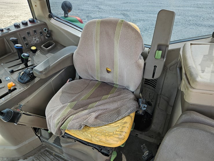 2011-john-deere-7230-image-10