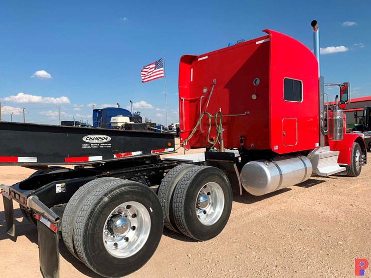 2019-peterbilt-389-image-6