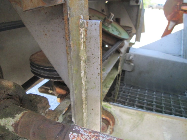 #29516-•-pull-type-fertilizer-buggy-image-15