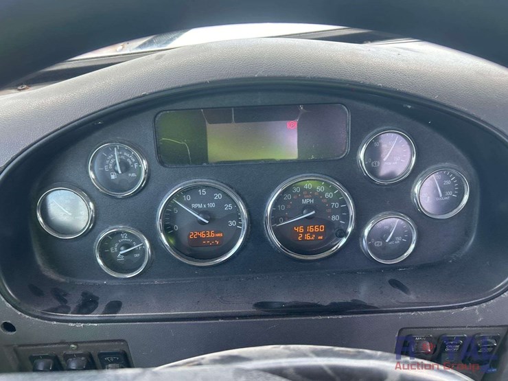 2012-peterbilt-382-image-7