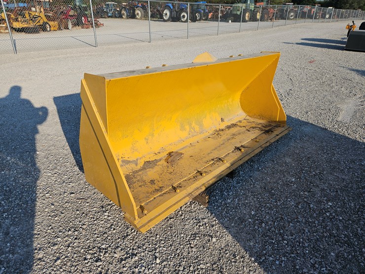 #203721-•-john-deere-3102-smooth-bucket-image-6