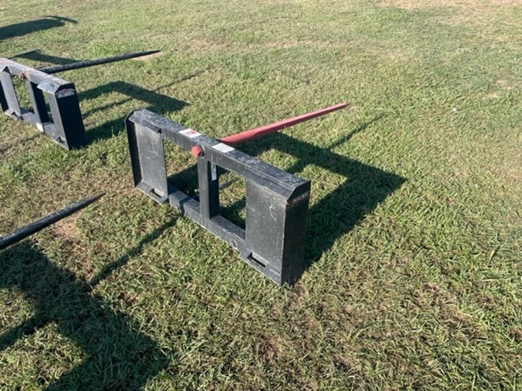 #29291-•-bad-boy-skid-steer-hay-fork-bbfh804220028-image-3