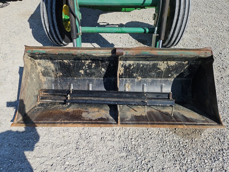 2004-john-deere-7220-image-3