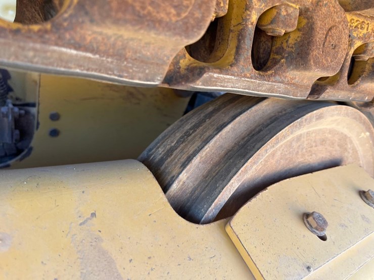 2021-caterpillar-d3-lgp-image-17