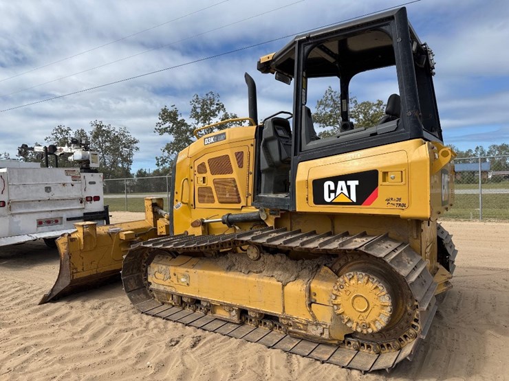 2016-caterpillar-d3k2-lgp-image-8