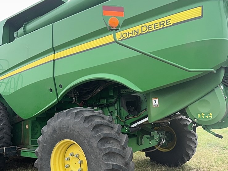2013-john-deere-s690-image-33