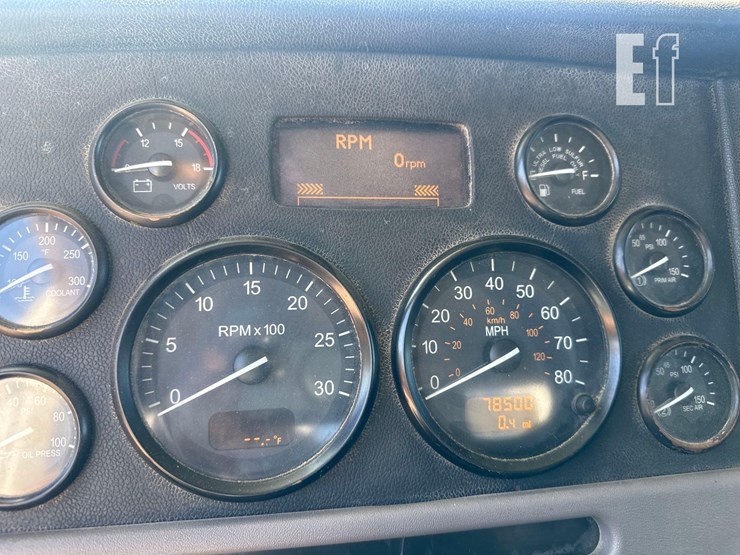 2012-peterbilt-367-image-40