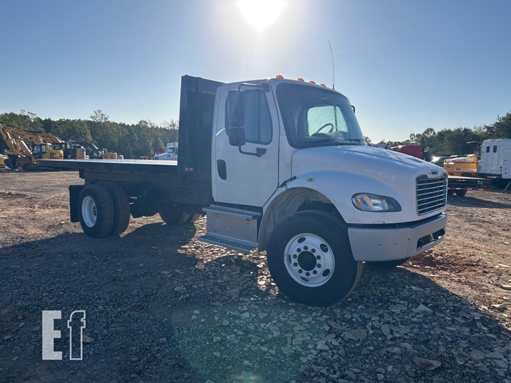 2018-freightliner-business-class-m2-106-image-2