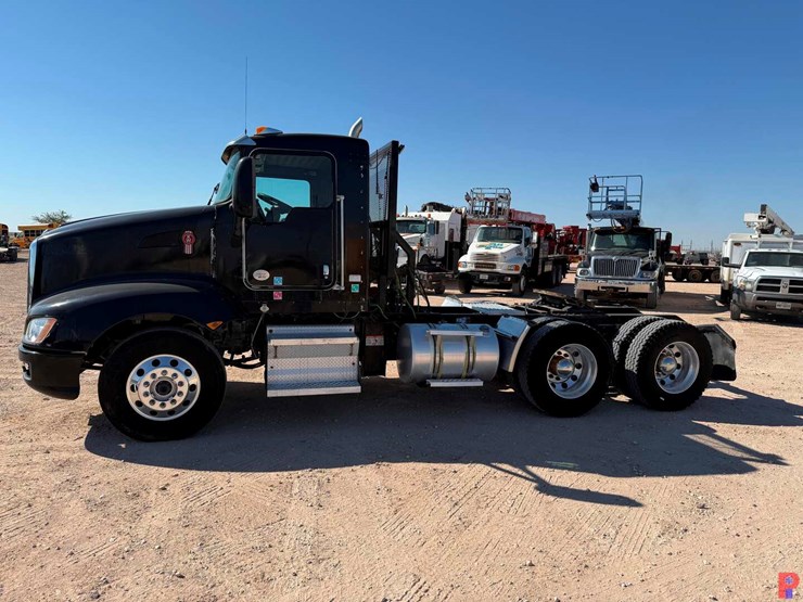 2013-kenworth-t660-image-3