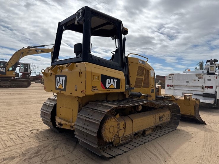 2016-caterpillar-d3k2-lgp-image-6