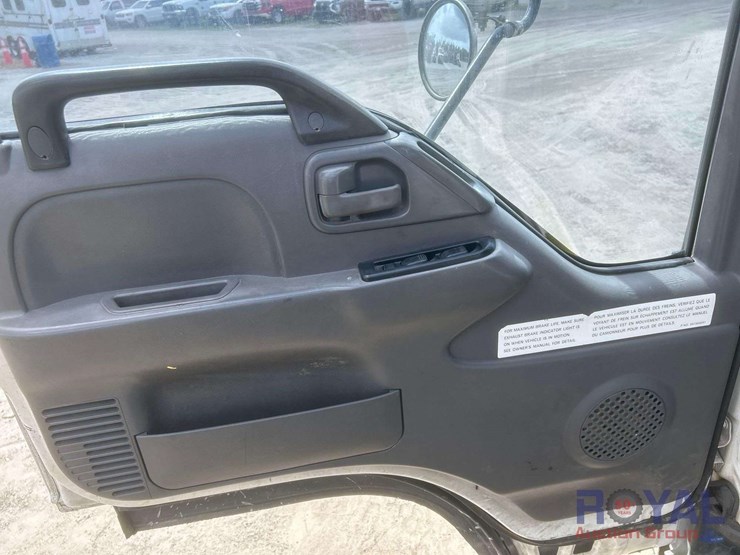 2006-gmc-w5500-image-5