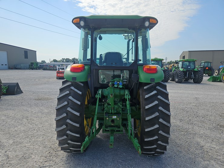 2010-john-deere-6115d-image-16