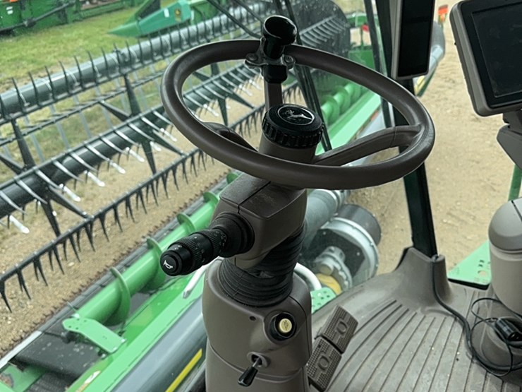 2013-john-deere-s690-image-52