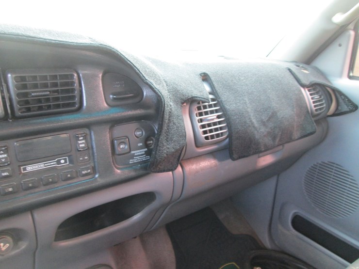 1998-dodge-3500-image-28