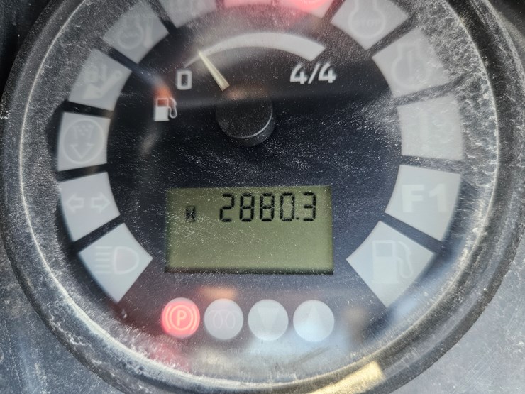 deere-204l-image-14