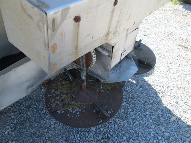 #29516-•-pull-type-fertilizer-buggy-image-9