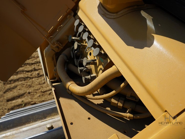 2007-caterpillar-d6n-lgp-image-36