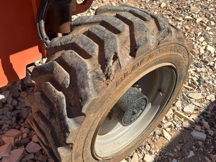 2015-jlg-600s-image-11