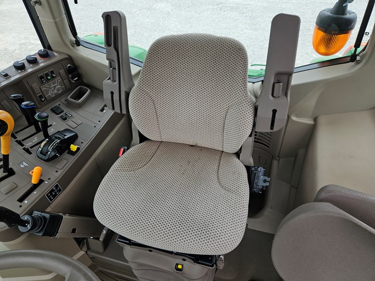 2017-john-deere-6130m-image-18