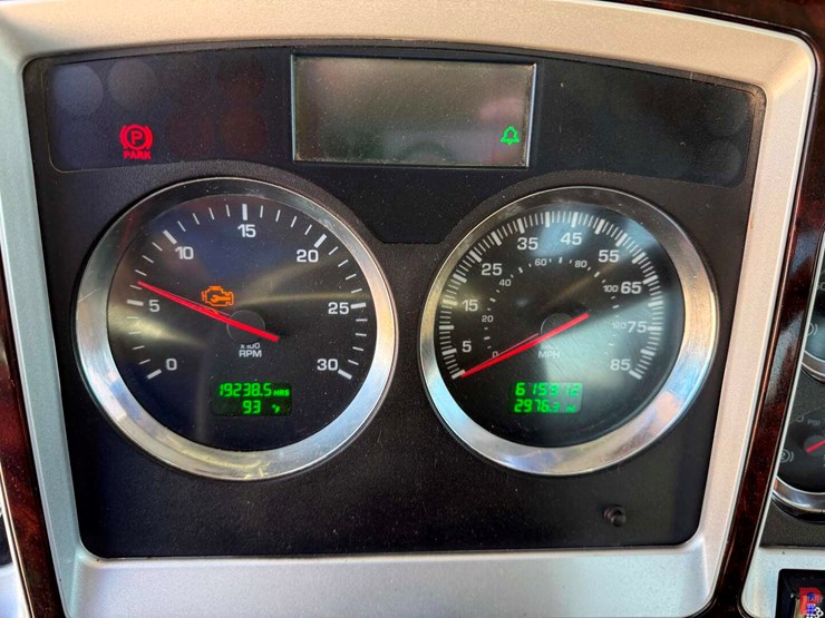 2013-kenworth-t660-image-18