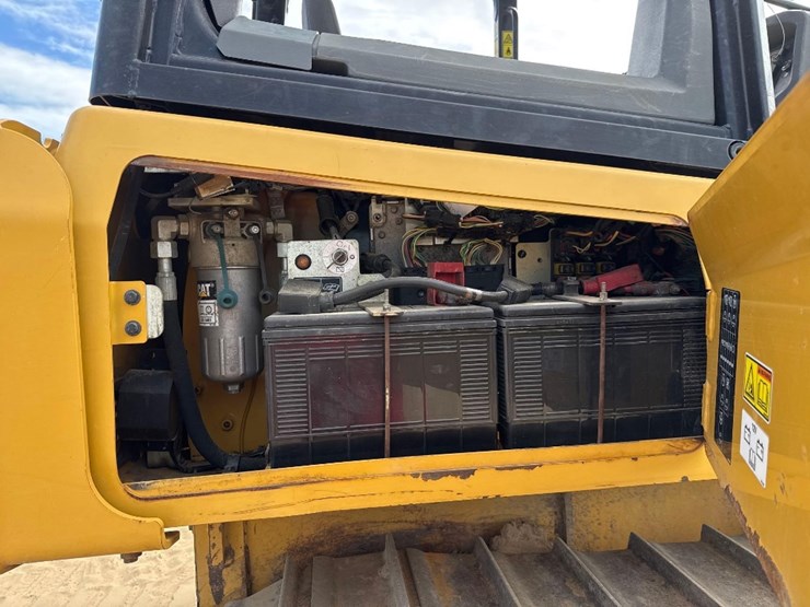 2016-caterpillar-d3k2-lgp-image-22