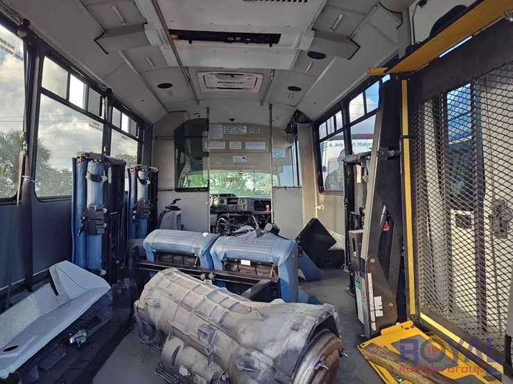 2017-ford-e450-image-29