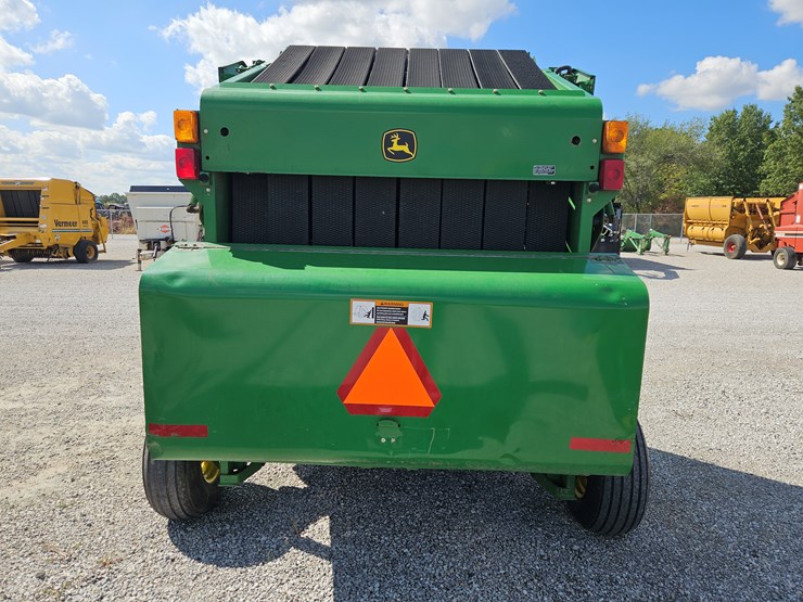 2005-john-deere-567-image-9