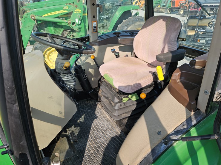 2010-john-deere-6115d-image-6