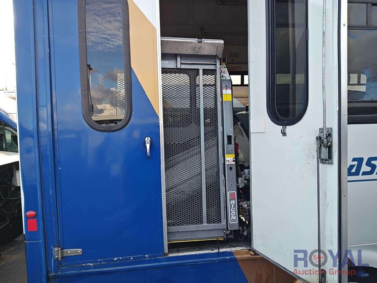 2016-ford-e450-image-28