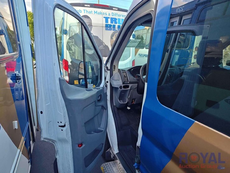 2017-ford-transit-image-28